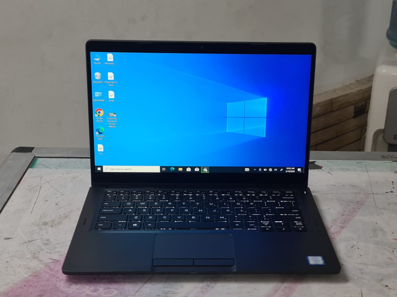 Dell Latitude 13 5300 2-in-1 8th Gen. Core i7 Ram 8 GB SSD 256GB 13.3 FHD Touch X360 Gorilla Glass Screen Windows 10 Pro