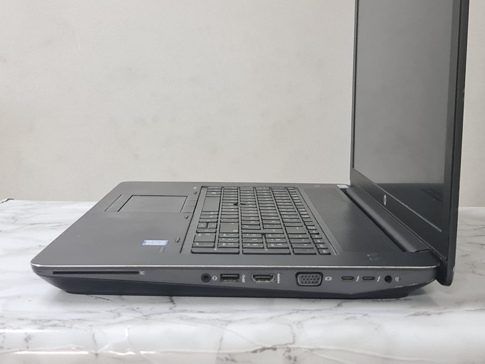 HP ZBOOK 17 G3 I7 HQ-hdd 512 ssd – ram 16g ddr4- NVIDIA M3000M اقوي لابتوب استيراد ورك استيشن حتي الان