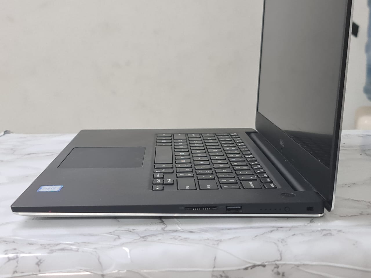 Dell Precision 5530 CORE I7 8850H منتهي القوة مع منتهي الرقة (انطلق الي الجيل الثامن)
