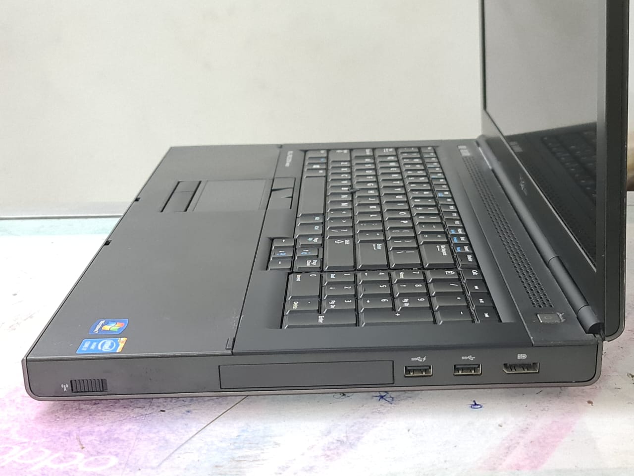 dell percision m6800 -اعلي برسسور – اعلي كارت فيجا – اعلي رامات – اسرع هاردات – م الآخر افضل اختيار لمهندسين الجرافيك ومحبي الالعاب الحديثة